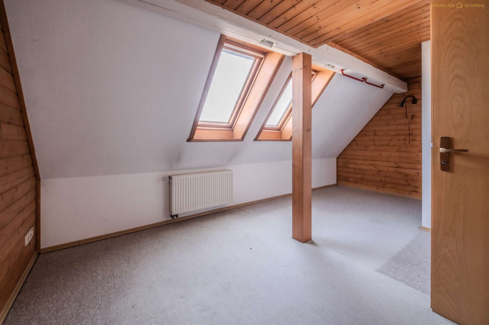 Dachgeschoss-Wohnung