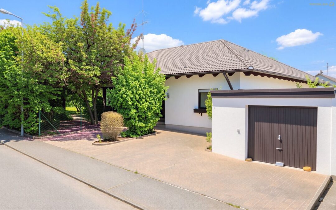 Großzügiger Bungalow mit Entwicklungspotenzial und zusätzlichem Baugrundstück in Kleintissen