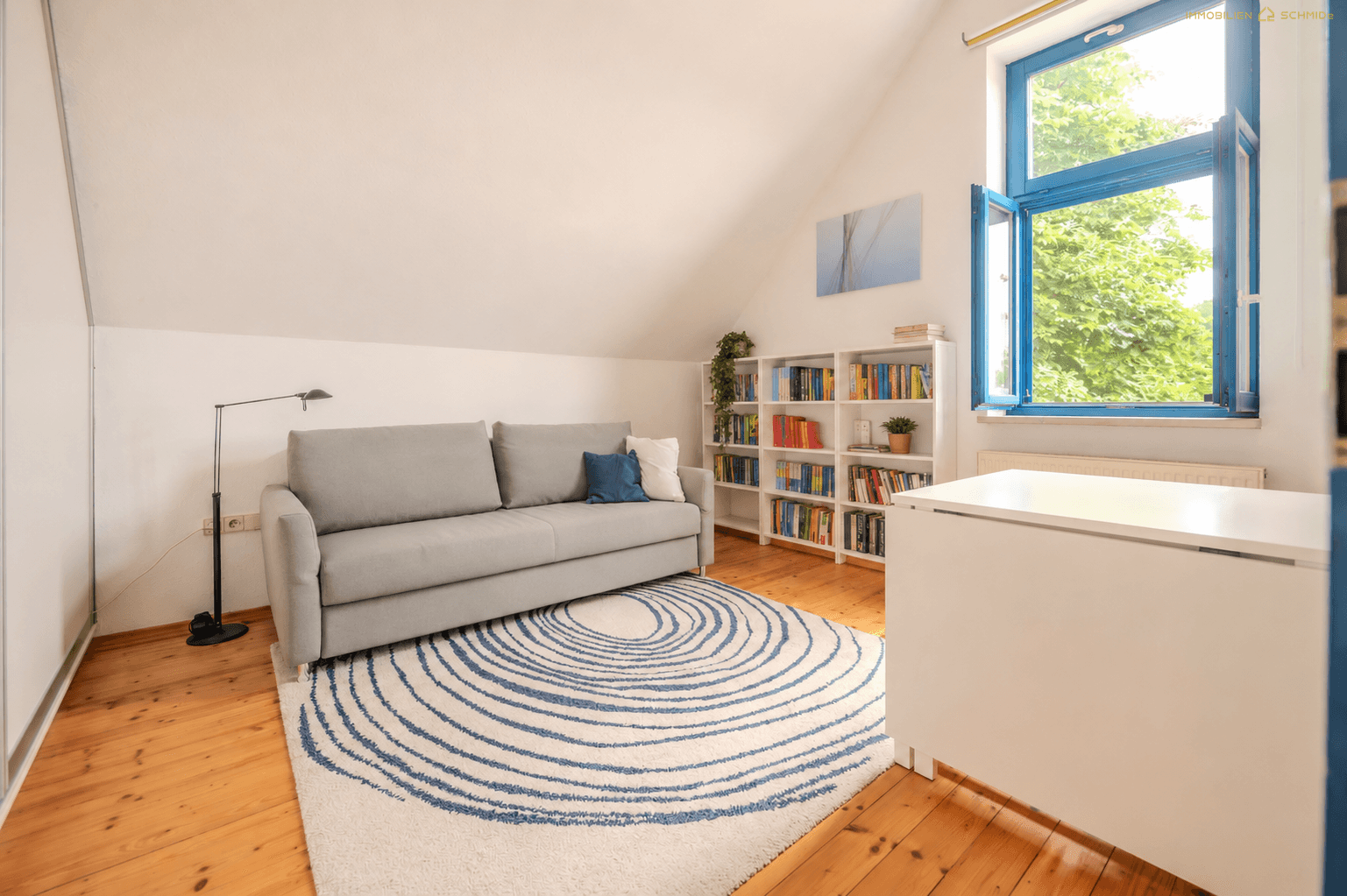 Kinderzimmer 1 mit Einbauschrank