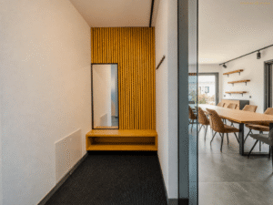 Flur EG - Garderobe