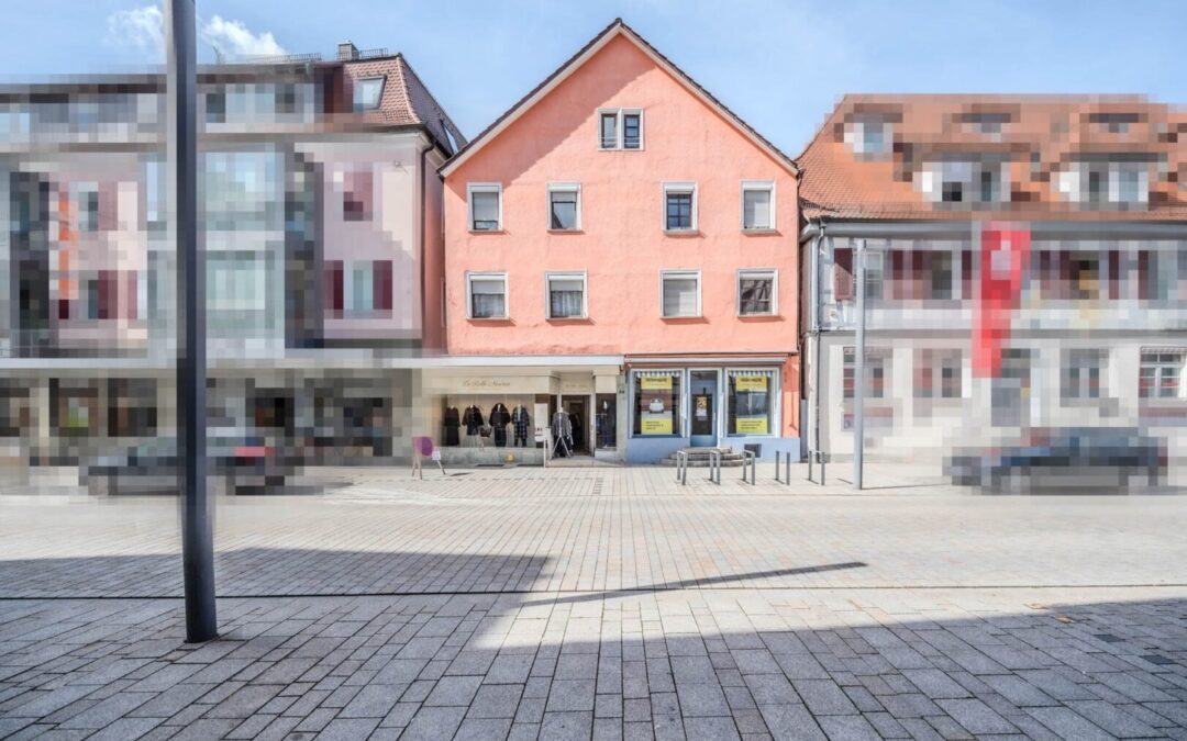 Haushälfte von Wohn- und Geschäftshaus im Zentrum von Mengen